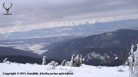 Medzi nebom a zemou