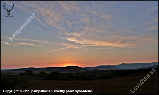 skrylo sa za kopček ...