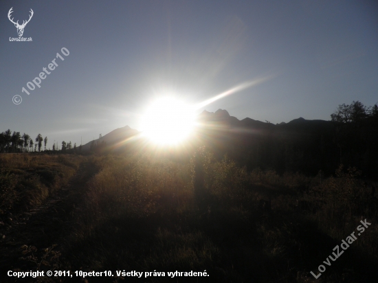 zapadá za Tatry