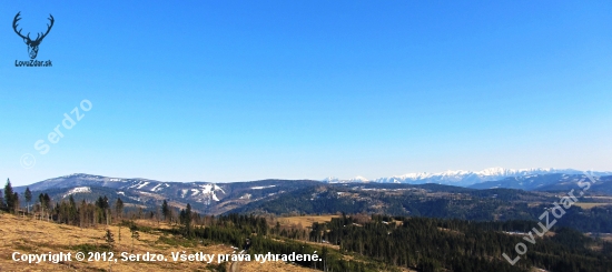 vľavo Veľká Rača a vpravo v pozadí Mala Fatra