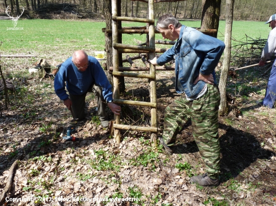 Oprava krmelca a posedu na Enkláve