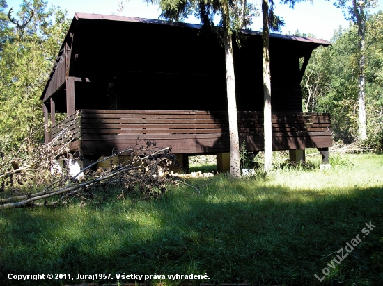 Osirela  a vykradnuta chata S.L.Malacky