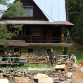 Veľké jarné upratovanie a chystanie dreva prestávka