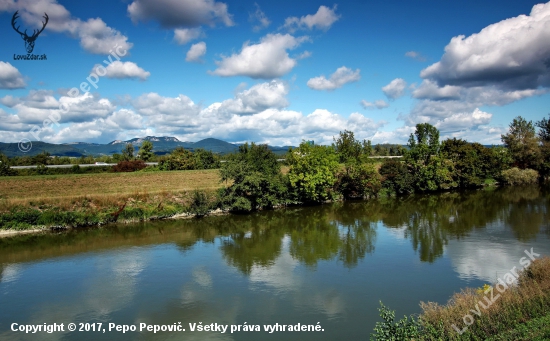 v výhľadom na Karpaty