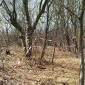 Páska po motorkároch, ktorou mali vyznačenu trasu.