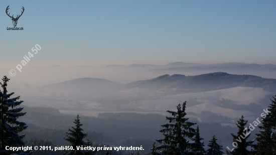 jednden den vynašania  pohlad z hrebeňa