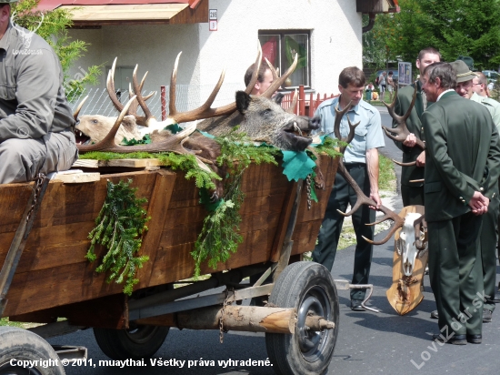 Poľovnícky sprievod obcou